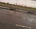 Дорога уже пришла в негодность, средняя скорость не более 10 км/час, некоторые ямы невозможно объехать, глубина ям с каждым днем все больше, полотно разрушается прям на глазах. Дорога не сказать что основная, но при следовании с Горьковского шоссе в сторону Щелковского она является наиболее популярной. Надо что-то делать!!