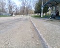 Конечная остановка троллейбус и маршрутных такси. Ремонт центральной дороги обошел данное кольцо.