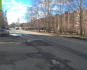 На ул. И.Черных (возле дома №117) разрушается дорожное покрытие.
