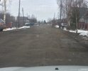 Одна из самых больших центральных улиц города, в данном месте пришла в негодность, ранее был асфальт, местами еще проглядываются куски.