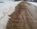 Стыд и позор таким строителям...стыд и позор таким чиновникам... Одни "сдают" такое, а другие такое "принимают"... Не даром говорит олигарх и миллиардер Алишер Усманов: «Просто человеку нужно дать так, чтобы ему было удобно брать», вот и соглашаются, принимают такие дороги, которые сами по себе разваливаются.  К слову по дороге ездит машин 7-10 местных жителей... и вообще, зачем нужна была "эта дорога в никуда"... А все за этим же, чтоб "брать было удобнее"...