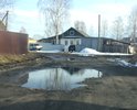 Дорога требует ремонта, подсыпку грунта и нормального водоотведения.