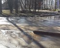 Отмеченный участок дороги в плохом состоянии каждый год.Ямы засыпают щебенкой или делается ямочный ремонт асфальтом в лужи.