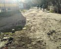 Дорога от ул. Почтовой до ул. Южной полностью разбита, представляет из себя укатанный мусор. Даже пешком пройти бывает затруднительно. Напротив домов 8 (ул.Почтовая) и 5 (ул.Южная) неизвестной организацией проводились земляные работы, после которых дорожное покрытие не было восстановлено, остался только грунт, в дождь - грязь. На тротуаре возле дома 5 (ул.Южная) постоянно паркуют автомобили и в дождь в школу или поликлинику приходится идти по лужам и грязи, так как тротуар заблокирован.