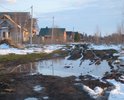 Дорога больше напоминает болото- покрытия нет, движение невозможно!