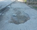 Дорога к подъездам самого большого садика г.Евпатория №29 Чебурашка находится в критическом состоянии. Каждый день при посещении садика ребенок рискует получить травму.