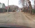 Несмотря на то, что по улице Малышковской ходит общественный транспорт, дорога в очень плохом состоянии, на улице производится только ямочный ремонт, причем достаточно редко.