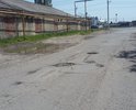 Дорога в некачественном состоянии. Был произведён некачественный ямочный ремонт, после первых осадков ямы открылись вновь
