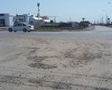 Дорога в некачественном состоянии. Был произведён некачественный ямочный ремонт, после первых осадков ямы открылись вновь