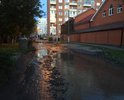 Отсутствие асфальта и бордюрного ограждения.