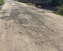 Отсутствие асфальта и бордюрного ограждения.