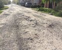 Отсутствие асфальта и бордюрного ограждения.