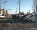 Фото сделано в конце марта - начале апреля. Картина не изменилась, местами ямы стали больше и глубже, автомобили вынуждены выезжать на полосу встречного движения для объезда многочисленных глубоких ям. Создается аварийная обстановка.