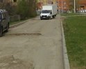 Это не дорога, а сплошная яма на яме, как старая стиральная доска. Понастроили новые дома на Чернякова, Яна Крастыня, новый большой садик на Прохорова, а подъехать не возможно. Каждую весну и осень варишь защиту двигателя, стойки летят, там пешеход идет быстрее. на фото видно как машина провалилась на пол колеса в яму. После дождя там сплошное озеро с ямами.Там ни разу вообще не производили ремонт дороги.Нарушение всех ГОСТов.