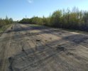 Дорога в очень плачевном состоянии, грузовики с карьера "АЛМАЗ", разбили её окончательно, средняя скорость составляет 20-30 км/ч, выше ехать опасно для автомобиля.