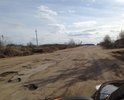 Дорога практически отсутствует. Транспорт передвигается по обочинам. Кичгородецкий район поражает ужасным состоянием дорог. Некогда процветающий и передовой район, щас заброшен и деградирует. "Власти" в регионе ведут политику на ликвидацию сел и деревень. Состояние дорог и хозяйств в Вологодской области деградирует с каждым годом (проезжаем здесь каждый год). Просто ужас. Региональные дороги в Вологодской области не возможно сравнивать с соседними регионами.
Дай Бог новых, хозяйственных и ответственных руководителей в Вологодский регион.