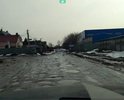 Уже более 10 лет власти откровенно обманывают жителей деревни Соболиха по поводу ремонта дороги по ул. Липовая и смежным переулкам (с 1- по 8-ой Липовый переулки, улица Панорамная, мал. Липовый переулок). Состояние дороги ужасает, особенно в межсезонье - ямы в пол-колена, провалы с огромными лужами, выбоины в шахматном порядке, грязь, отсутствие освещения. Проехать на обычной легковой машине в это время невозможно, уже не говоря о том, чтобы пешком пройти. В то же время, летом стоит ужасная пыль, а зимой после любой оттепели дорога превращается в ледяной каток с ямами и ледяными надолбами. Передвигаться по такому покрытию для людей в возрасте просто опасно для жизни. При этом улица, по сути, - главная транспортная артерия всей деревни, по ней въезжают и ходят почти все жители (кроме жителей ул. Центральная, это так называемая старая деревня, у них асфальт). В том числе, жители новой территории и большое количество грузового транспорта (очевидно, что многие завозят стройматериалы). Вместо хотя бы какого-то решения проблемы (по этапам или частичного ремонта, нормального выравнивания, засыпания ям, освещения тёмных участков, формирования дорожки для пешеходов) - только обещания, что "сделаем в следующем году", "разберёмся" и т.п. По последней информации от власти - дорога относится к покрытиям переходного типа, поэтому асфальтировать очень дорого, т.к. нужен специальный проект и т.д. Поэтому собираются делать "ремонт щебнем". Смысла простой засыпки щебнем нет никакого - это деньги, которые будут просто выброшены на ветер. Зарегистрированы многочисленные обращения жителей в администрации, на Доброделе, проблему даже пыталась решить депутат Свергунова М.Н. в конце лета 2016 перед выборами в Госдуму (видимо, с целью PR, тоже без результата). И весь этот ужас происходит не где-то далеко, в дотационном регионе, а в 14 км от Москвы, в шаге от открытого с "большой помпой" родильного дома в Саввино, в населенном пункте, где есть производство Cotton Club и еще многочисленные склады и компании (следовательно, должны быть налоговые отчисления, но куда они идут?)