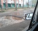 Вся дорога, как будто после артиллерийского обстрела, на фото примеры дороги. Дорога убита вдребезги