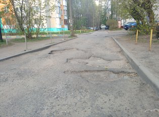 None, Трехсвятская улица