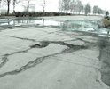 Вечный огонь, ресторан, кинотеатр - и подъезжать к ним приходиться по такому убожеству.