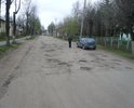 Посещая  г. Ярцево, до  майских праздников  обратили внимание на состояние дорог и выяснилось, что даже возле  администрации не решаются проблемы с приведением дорожного покрытия в нормативное состояние.