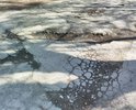 Дорога находится в ужасном состоянии, полностью убита, самая плохая автомобильная дорога в Полевском! Разрушение асфальтового покрытия (ямы, глубокая сеть трещин, просадка канализационных люков) на всем участке. Движение автомобилей крайне затруднено, так как узкая улица не позволяет маневрировать.