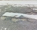 На данном участке дороги, примыкающей к главной улице северной части города (ул. Коммунистической), расположены важные городские социальные объекты: городской спорткомплекс и стадион, детский клуб, стационар ЦГБ, кроме того эта дорога ведет к лыжной базе и п. Красная Горка. Движение по дороге очень активное, но большое количество ям и выбоин, в том числе образовавшихся из-за некачественного ямочного ремонта в прошлом
