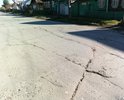 На данном участке дороги, примыкающей к главной улице северной части города (ул. Коммунистической), расположены важные городские социальные объекты: городской спорткомплекс и стадион, детский клуб, стационар ЦГБ, кроме того эта дорога ведет к лыжной базе и п. Красная Горка. Движение по дороге очень активное, но большое количество ям и выбоин, в том числе образовавшихся из-за некачественного ямочного ремонта в прошлом