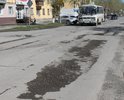 ул. Карла Маркса - одна из основных улиц в южной части Полевского, на ней расположены большинство важных социальных объектов юга (Полевская ЦГБ, Центральная детская библиотека, Центр детского творчества, детский сад №36, школы №2 и №8 и т.д.), осуществляется активное движение общественного транспорта. При этом на   дороге встречается большие участки разрушенного асфальтового покрытия, глубокие ямы, просадка колодцев ливневой канализации.