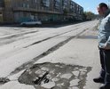 ул. Карла Маркса - одна из основных улиц в южной части Полевского, на ней расположены большинство важных социальных объектов юга (Полевская ЦГБ, Центральная детская библиотека, Центр детского творчества, детский сад №36, школы №2 и №8 и т.д.), осуществляется активное движение общественного транспорта. При этом на   дороге встречается большие участки разрушенного асфальтового покрытия, глубокие ямы, просадка колодцев ливневой канализации.