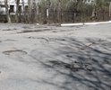 На небольшой улице с гордым названием "улица Победы" состояние дорожного покрытия как после бомбежки. Глубокие ямы и трещины. На улице расположены почтовое отделение, детский сад №43, а также Центр культуры и народного творчества. Но, самое главное, на улице расположен очень посещаемый мемориал воинам Великой Отечественной войны