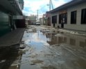 Проблемный участок дороги. Магазины настроили, дороги убили, водоотведение с крыш магазинов прямо на дорогу. Все размыто, огромные лужи в дождливую погоду. Живу в этом проезде, состояние дорог не отвечает требованиям о комфортной и доступной городской среде.