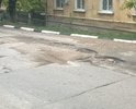 Дорога по улице Циолковского интенсивно используется, но мало пригодна для движения. Полностью покрыта ямами.После каждого дождя ямы становятся все больше и больше.