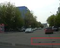 Ладо Кецховели сильно разбита в обоих направлениях по всем полосам. Многие выезжают на встречную для объезда. Ямы глубокие и их много.