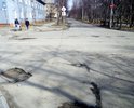 Ямы и неровная дорога на пересечении улиц Чкалова и Кировская аллея