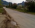 дорога Феодосия-Ялта, р-н АЗС, ямы по обочинам на закрытом повороте и на мосту, на мосту отсутствуют водостоки.
