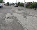 Участок дороги на улице Овстровского не ремонтировался, на дороге имеются ямы, выбоины, трещины. Движение по этой улице затруднено