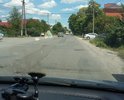 Мятое асфальтовое покрытие, большое количество некачественных латок, появляются ямы и трещины полотна