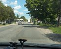 Мятое асфальтовое покрытие, большое количество некачественных латок, появляются ямы и трещины полотна