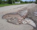 На дороге можно устраивать соревнования подготовленных внедорожников.