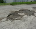 На дороге можно устраивать соревнования подготовленных внедорожников.