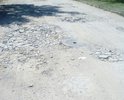 Везде вокруг дороги сделали, а этот участок оставили таким. Дорога не ремонтировалась около 15-ти лет! А это курортная зона, отдыхающие едут по ней в санаторий Буревестник, пляж Лазурный берег и т.д. Кормят обещаниями, а на деле ничего нет!
