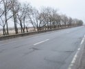 Вусмерть разбитое Волхонское шоссе. Его уже лет пять не ремонтируют везде трещины, грязь, ямы. Ездить просто невозможно.