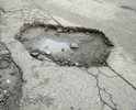Абсолютно уничтоженное полотно от поворота на ул. Хромова с Петербургского шоссе и до выезда на П.Савельевой.
Возле дома 15 по ул. Хромова яма практически в ширину дороги. В этой яме люди побили уже не один десяток колес.
Прошу принять меры. Ремонт был обещан в конце апреля.