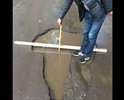 Единственная дорога на набережную. Огромные ямы. Нет тротуара!!!