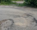 Дорога в сплошных ямах.Не делают даже ямочный ремонт.