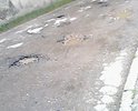 Разбитые дороги, яма на яме. Невозможно нормально проехать.