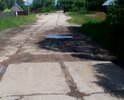 Два года назад после неоднократных обращений жителей д.Соколово предыдущий глава Вяткинского сельского поселения изыскал возможность по ремонту дороги от остановки общественного транспорта д.Ново-Петрово почти до д.Станки,засыпав ямы и бетонные плиты асфальтовой крошкой,а оставшаяся часть дороги до д.Соколово остается в ужасном состоянии.В настоящее время около кладбища д.Соколово на протяжении месяца пытаются отремонтировать мостик вероятно за счет природоохранной программы.В 2016 году обращался с этой просьбой в интернет-приемную главы Судогодского района Смирнова А.В. и главы администрации муниципального образования Вяткинского сельского поселения Сафонова В.В.,однако данные обращения остались без рассмотрения.23 июня 2017 года мною вновь по многочисленным просьбам жителей д.Соколово направил в адрес указанных должностных лиц аналогичное обращение с просьбой отремонтировать участок дороги 2,8 км.
от д.Станки до д.Соколово,засыпав ямы и неровные бетонные плиты асфальтовой крошкой.