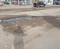 Улица Тургенева между магазином Ассорти и ларьком с шаурмой - сплошные ямы внушительных размеров.