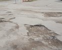 Улица Тургенева между магазином Ассорти и ларьком с шаурмой - сплошные ямы внушительных размеров.